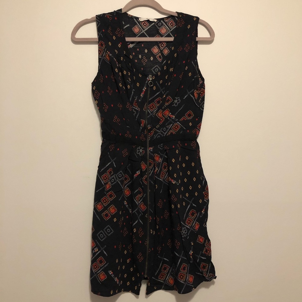 Mango dress with zipper in the middle